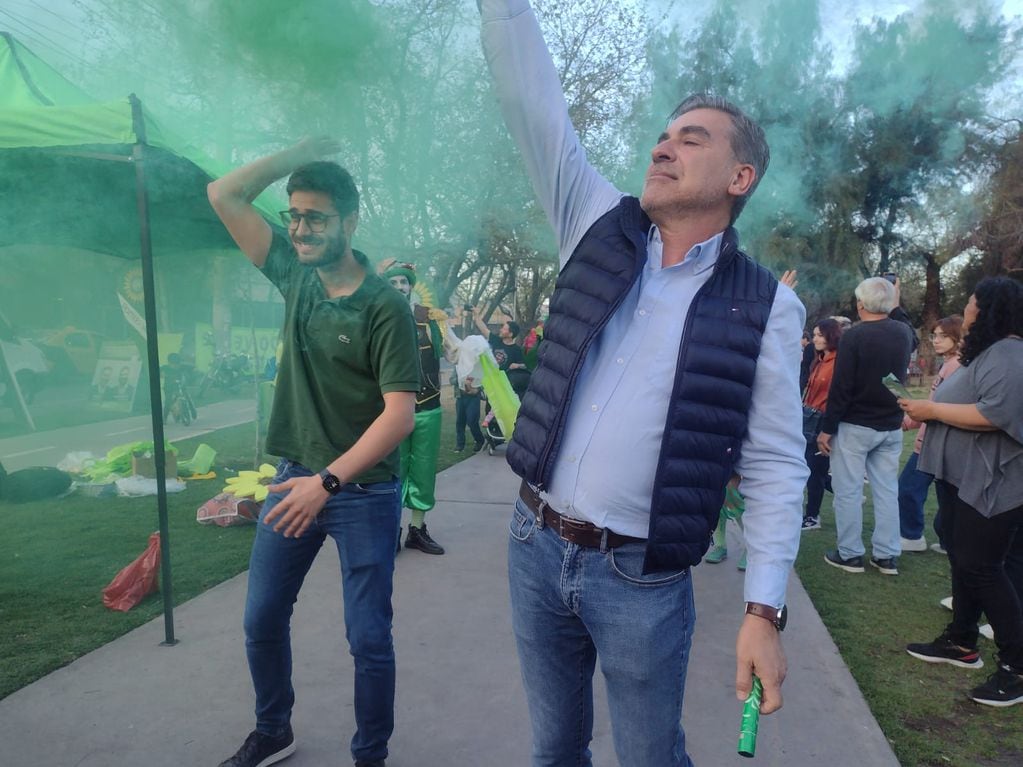 Emanuel Fugazzotto y Mario Vadillo encabezaron el acto de cierre de campaña del Partido Verde.