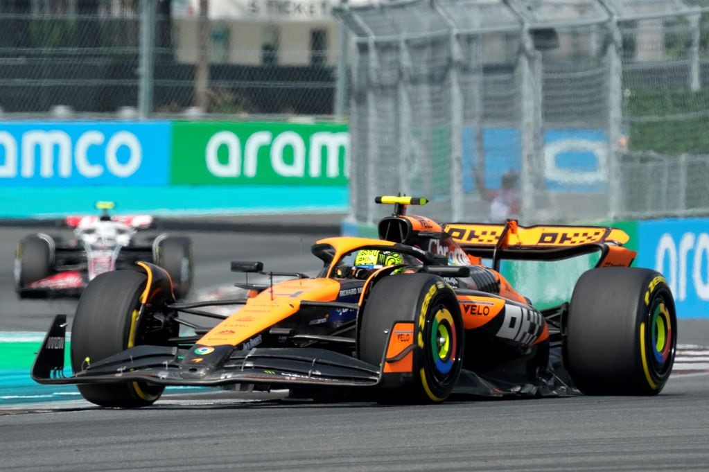 Lando Norris, con McLaren, conquistó el Gran Premio de Miami de Fórmula 1. (AP)