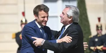 Alberto Fernández y Emmanuel Macron en Francia