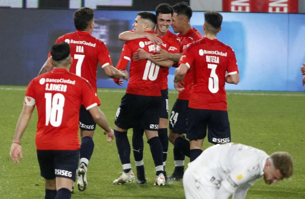 Independiente goleó a Colón, el campeón del fútbol argentino, por 3-0. / Gentileza.