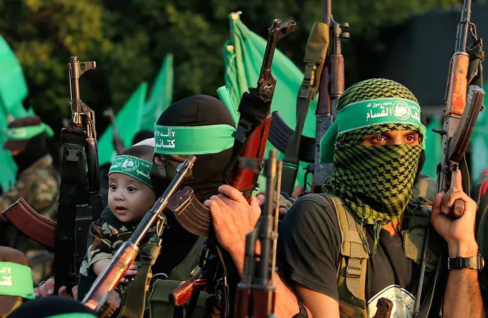 La agrupación terrorista dispone de un enorme apoyo económico internacional y, según la evidencia mostrada por las FDI durante los avances en la guerra contra Hamás, también cuenta con el apoyo logístico de la ONU.