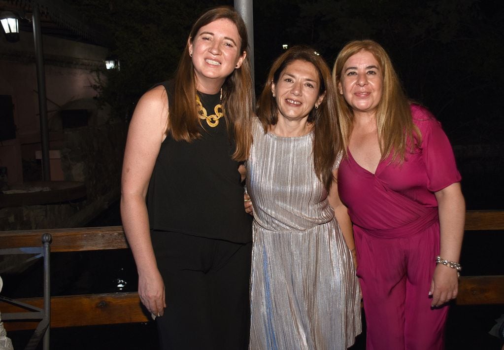 Lorena Mulet, Paula Nesi y Elisa Figueroa.