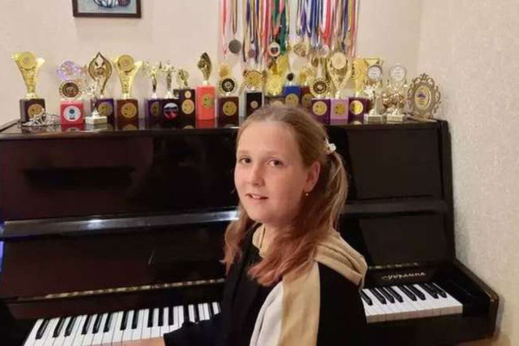 Tropas rusas le colocaron una bomba al piano de una niña ucraniana.
