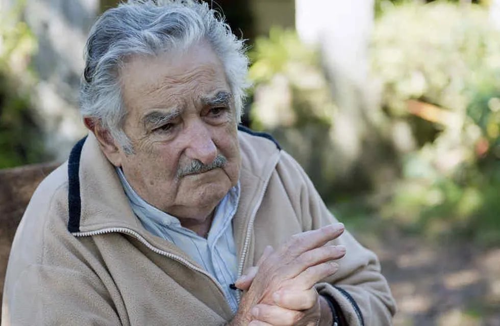 Mujica alertó que "argentinos cruzan a comprar repelente" por la mala gestión de Milei frente al dengue.