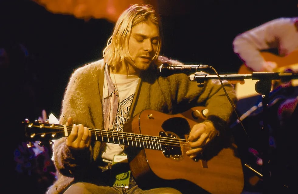 La guitarra que usó Kurt Cobain en el MTV Unplugged de Nirvana fue vendida en 6 millones de dólares / Archivo