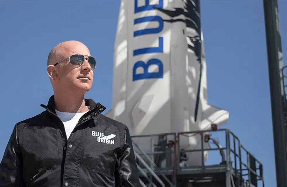 Jeff Bezos, fundador de Amazon y de la empresa aeroespacial Blue Origin (AP)