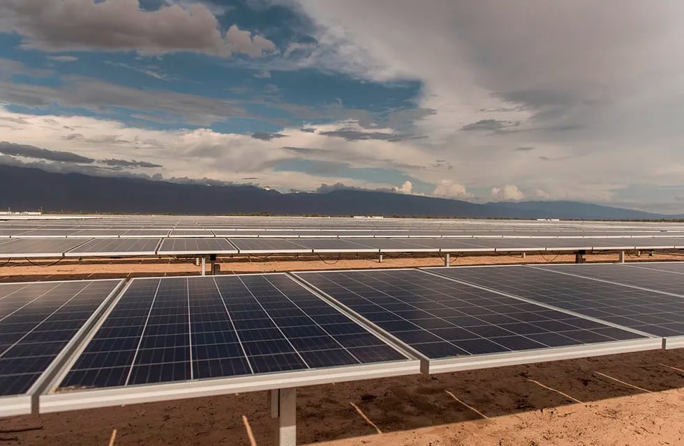 El parque solar El Manantial, ubicado en el Carrizal, será uno de los campos que operará la compañía que operaba gas y energía térmica.  (Foto Ilustrativa)