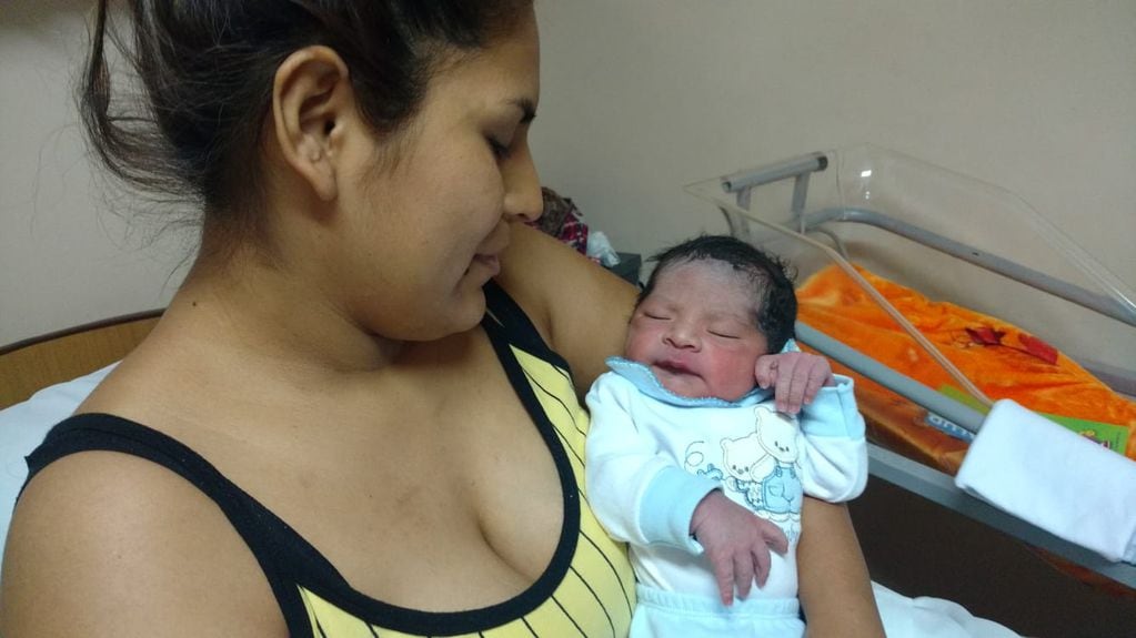 Thiago Benjamín Calla, el primer bebé de Mendoza. José Gutiérrez / Los Andes