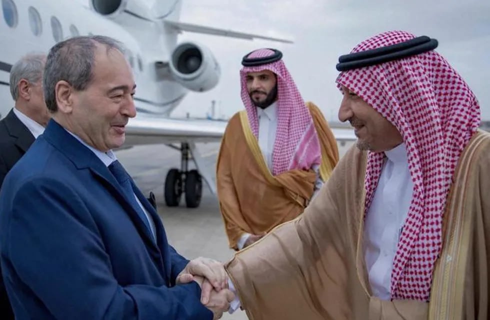 El líder de la diplomacia siria, Faisal Miqdad, viajó a Riad para reunirse con sus pares de Arabia Saudita.