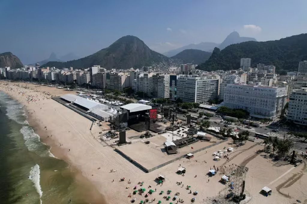 Preparativos de Madonna en Río de Janeiro: el imponente escenario en la playa de Copacabana (Gentileza)