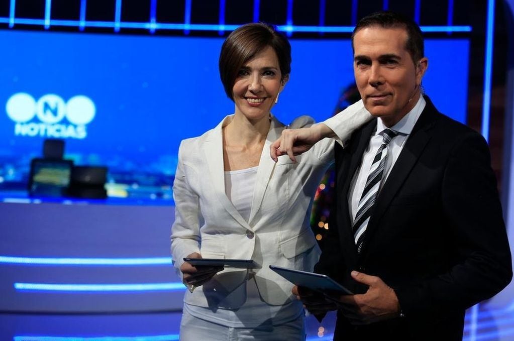 Cristina Pérez junto a Rodolfo Barili, son compañeros hace años en "Telefé Noticias"