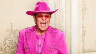 Elton John lanzó su nuevo tema en colaboración con Charlie Puth