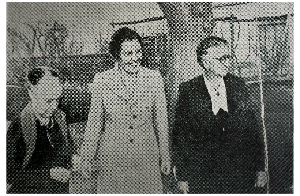 Mary Olive Morse (a la derecha) y Margaret Louise Collord (a la izq), en la foto junto a la historiadora Alice Houston ( al Centro). Foto: Junta de Estudios Históricos de Mendoza. Foto: Orlando Pelichotti