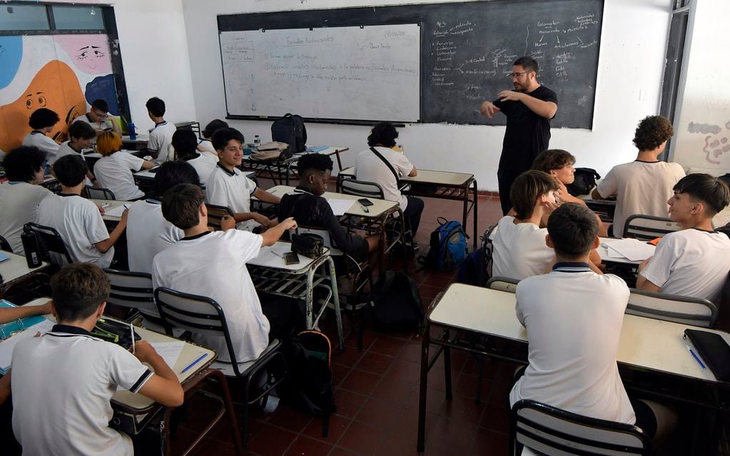 Cambios en la formación de los docentes de Mendoza para fortalecer la educación digital. La DGE creó un área específica que apunta a dotar de más herramientas digitales a quienes estudian carreras de nivel superior en sus institutos

