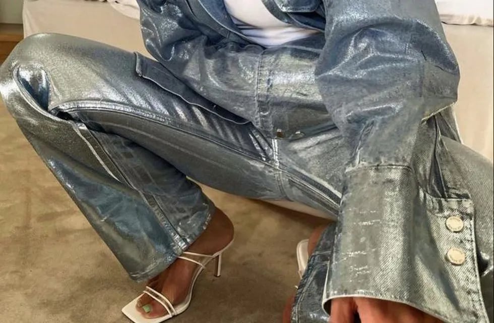 DIY: cómo hacer el famoso jean metalizado fácil, rápido y por tan solo $4.000.