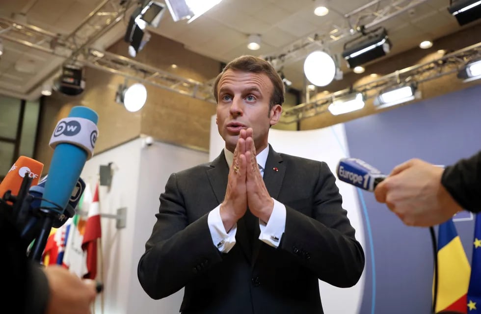 Conmocionado, Macron expresó su tristeza por el incendio de Notre Dame