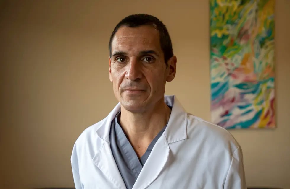 Dr. Alejandro Morales Ciancio, reconocido cirujano de columna / Ignacio Blanco