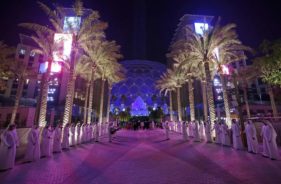 La excéntrica inauguración de la Expo 2021 en Dubái.