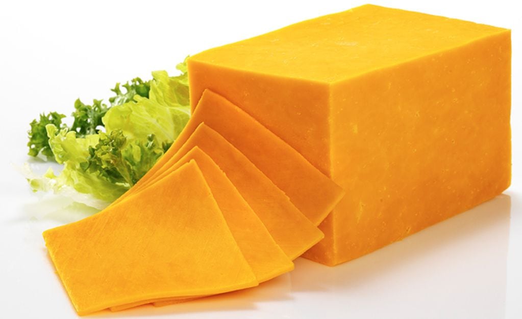 El queso, además de ser apreciado por su sabor y versatilidad en la cocina, también posee propiedades nutricionales beneficiosas para la salud. 