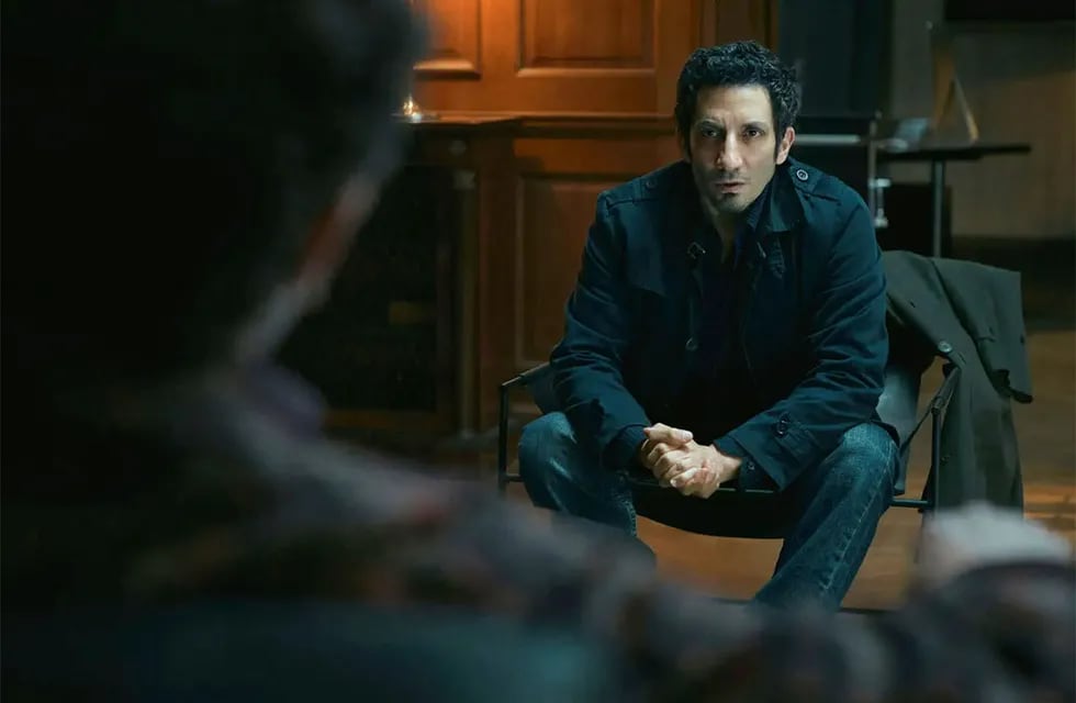 Juan Minujín, protagoniza "La ira de Dios", una película de Netflix.