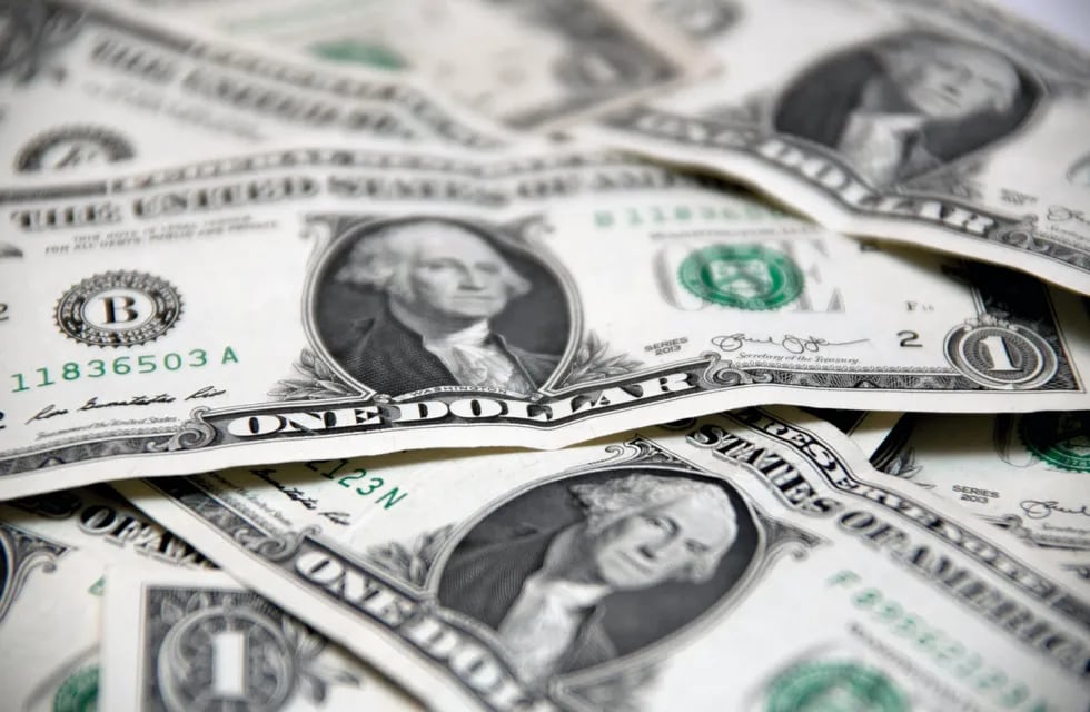 El dólar blue supera los $730: cuánto cuesta hoy comprar u$s 200 según cada mercado