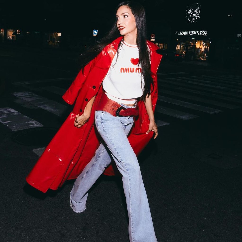 Zaira Nara eligió el rojo para todo. / Instagram.