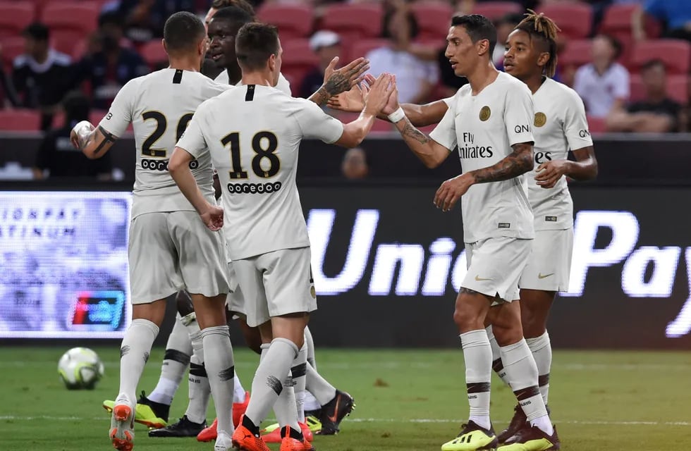 El PSG de Di María festejó ante el Atlético del Cholo Simeone en Singapur