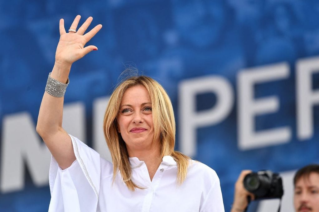 "Con Berlusconi, Italia aprendió que nunca se le deben imponer límites", dijo la primera ministra italiana Giorgia Meloni