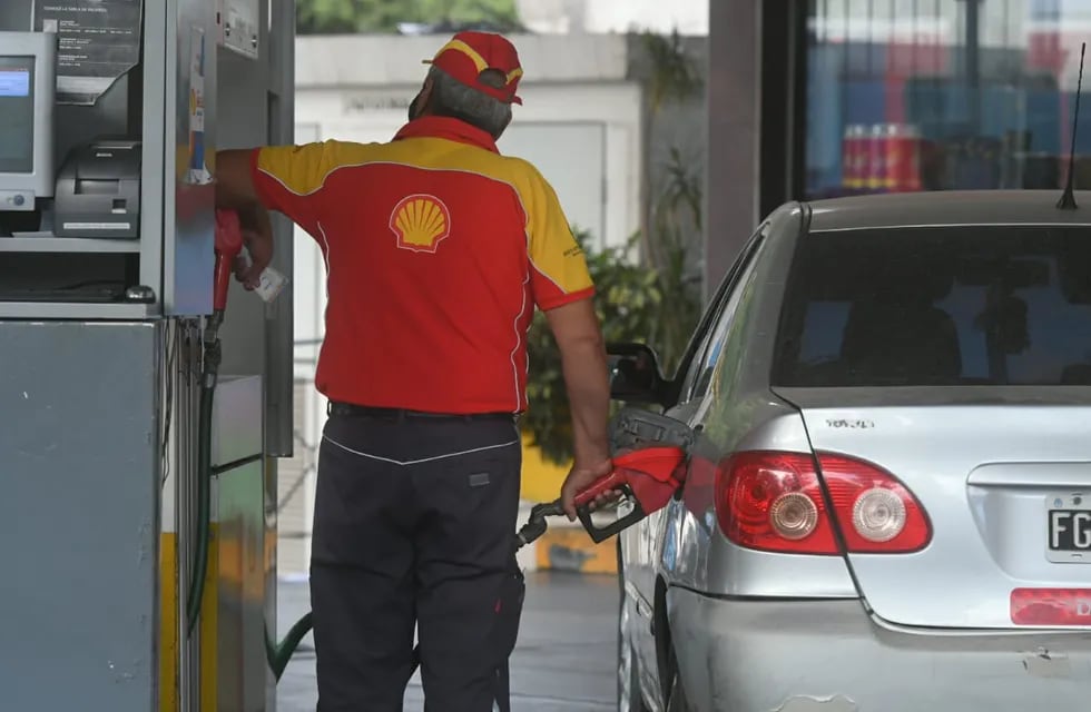 Los combustibles suman cinco incrementos en lo que va del año, el último fue en marzo y rondó el 7%. Foto: Ignacio Blanco/ Los Andes
