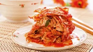 Qué es y cómo se prepara el Kimchi, el plato coreano que ya tiene su día en Argentina