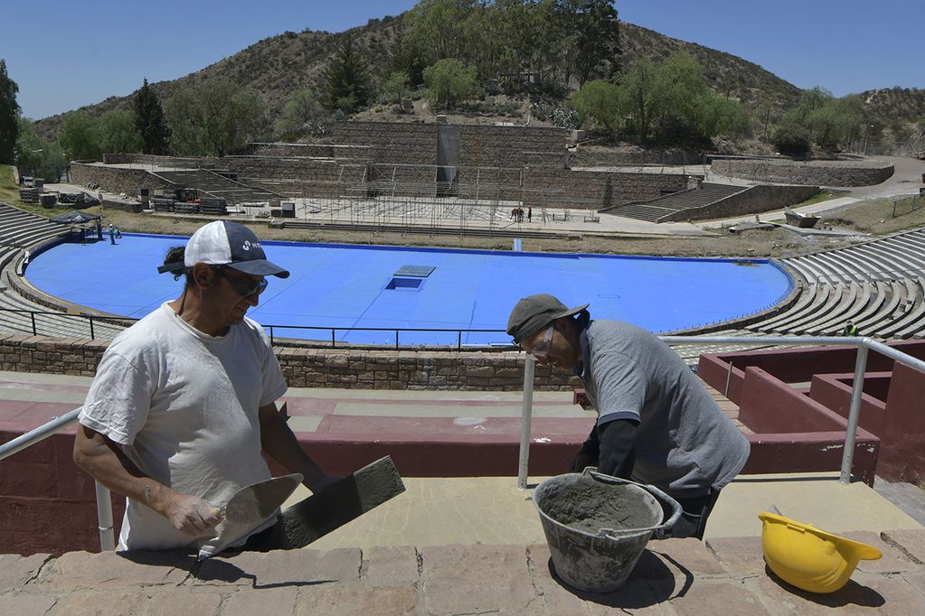 Las tareas incluyen reparaciones de algunos sectores del Frank Romero Day. | Foto: Orlando Pelichotti / Los Andes