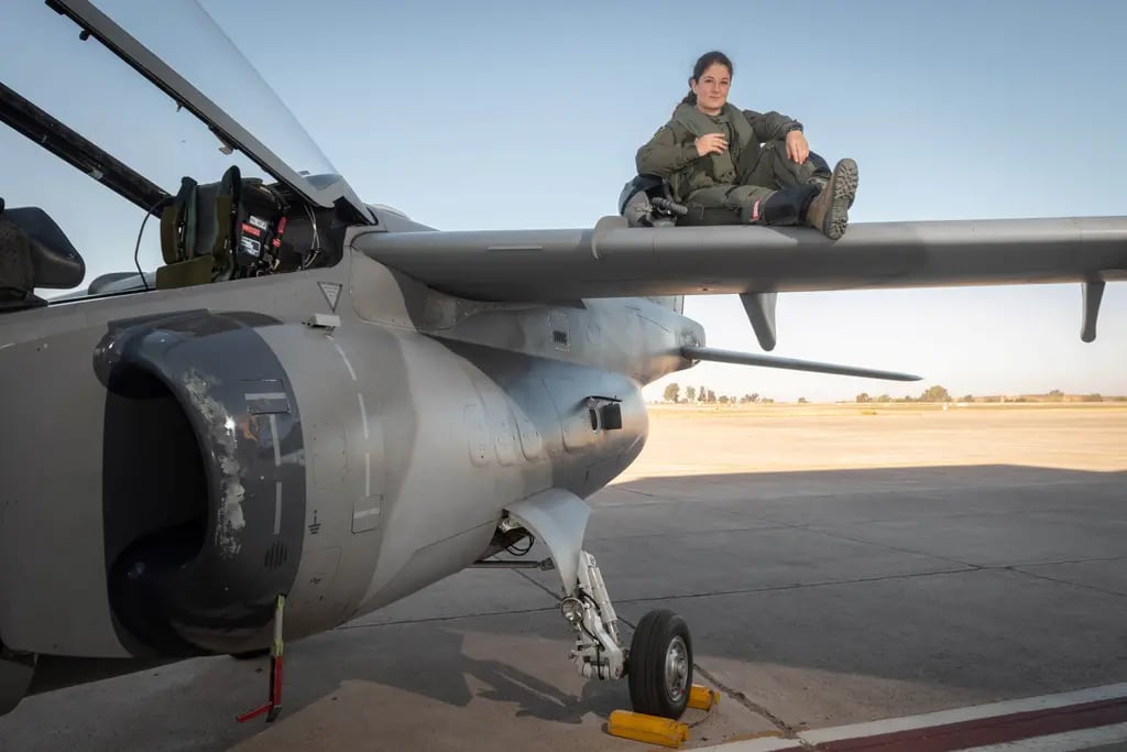 Teniente "Marvel": hizo temblar a Mendoza: así fue el vuelo de la primera piloto de combate