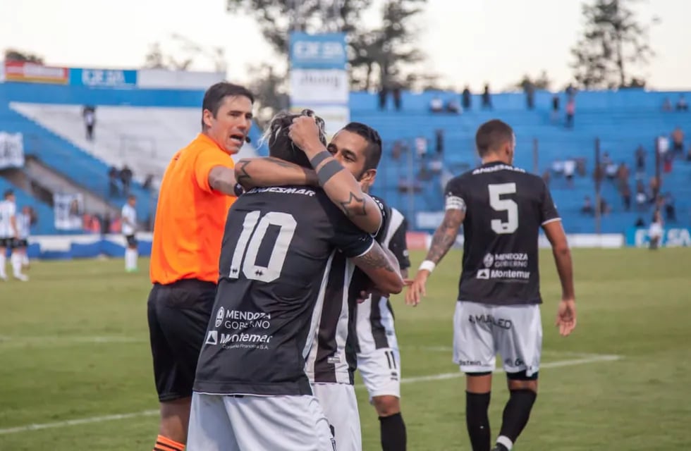Gimnasia se acerca al Reducido: triunfazo en Jujuy con un jugador menos