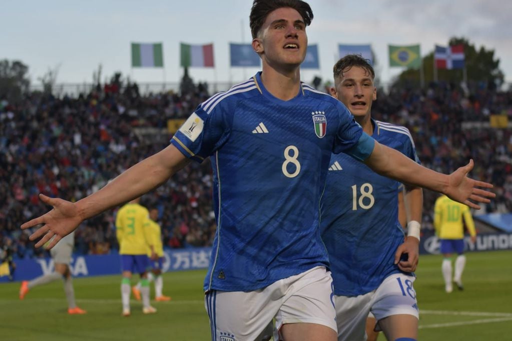 El plato fuerte de la primera jornada del Mundial SUB 20 en Mendoza fue Italia vs. Brasil. Partidazo. / Orlando Pelichotti (Los Andes).