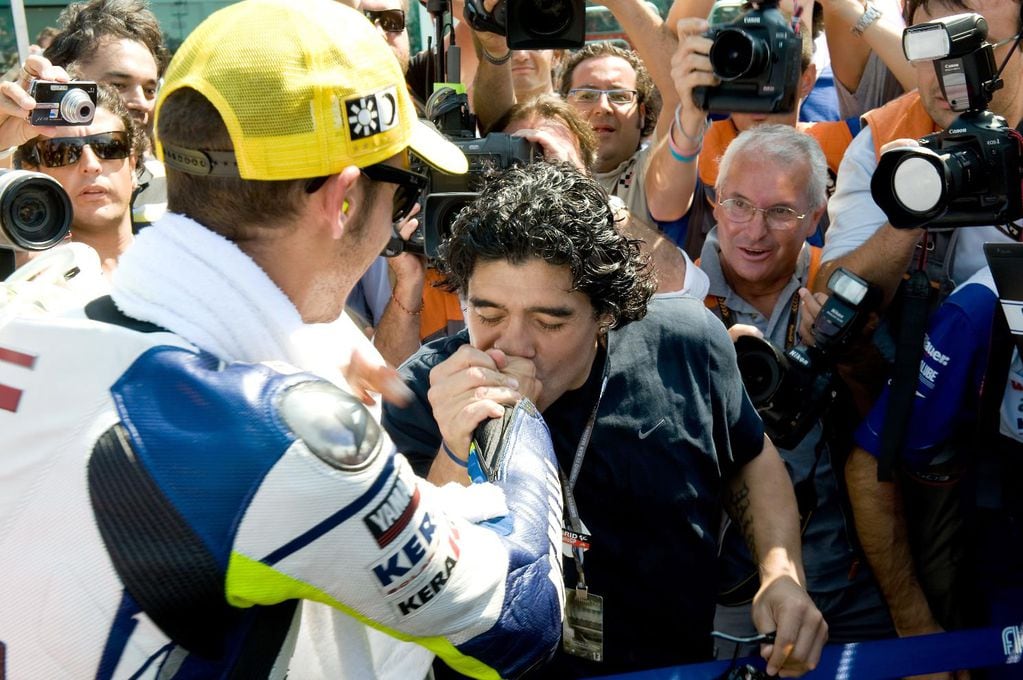 Valentino Rossi y Diego Maradona