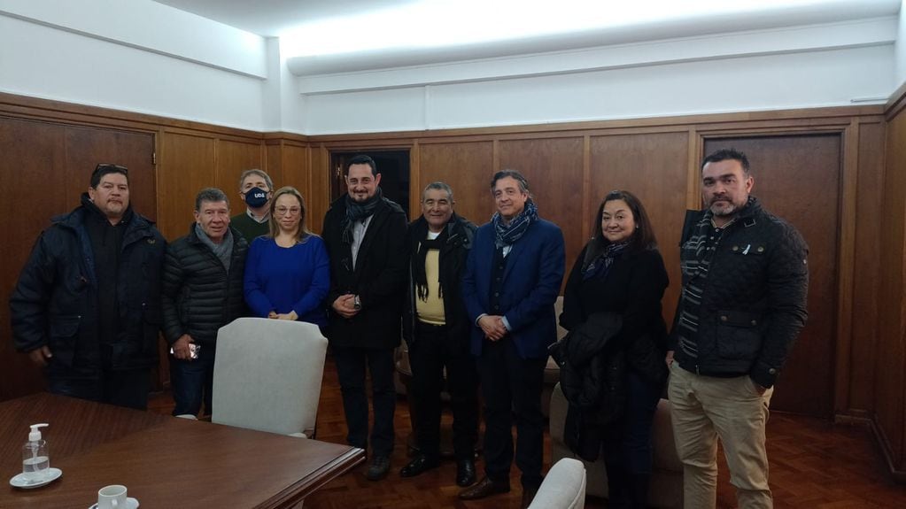 Miembros de la CGT se reunieron conel ministro de Gobierno, Víctor Ibáñez.