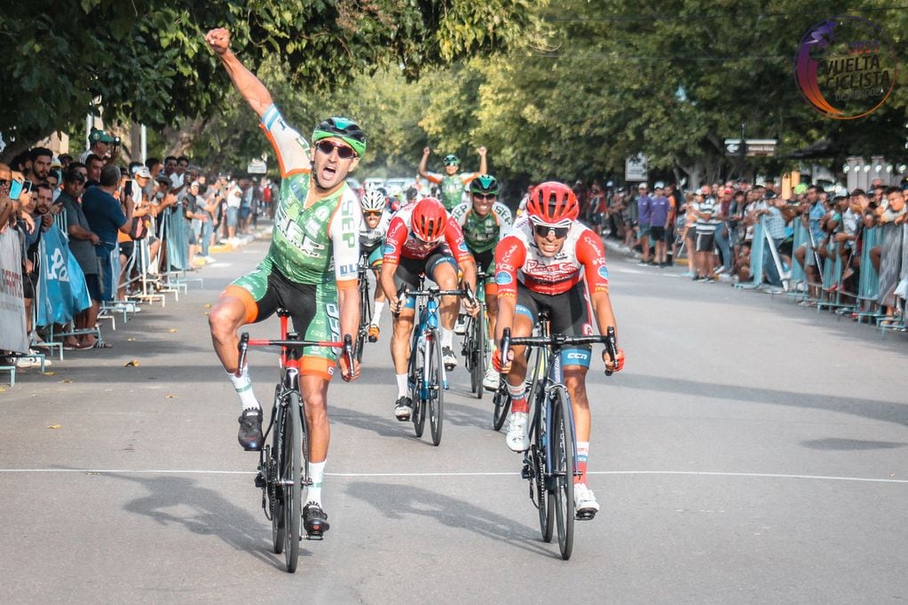 Juan Pablo Dotti entró en la historia del ciclismo provincial, al consagrarse seis en la Vuelta de Mendoza.