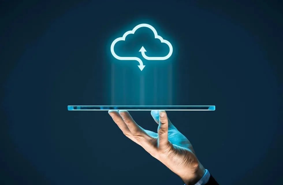 El almacenamiento en la nube ofrece compartir servicio, editar, ordenar o recuperar documentos y contenido multimedia.