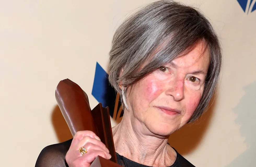 Louise Gluck asistiendo a los Premios Nacionales del Libro 2014 en la ciudad de Nueva York. Archivo AFP