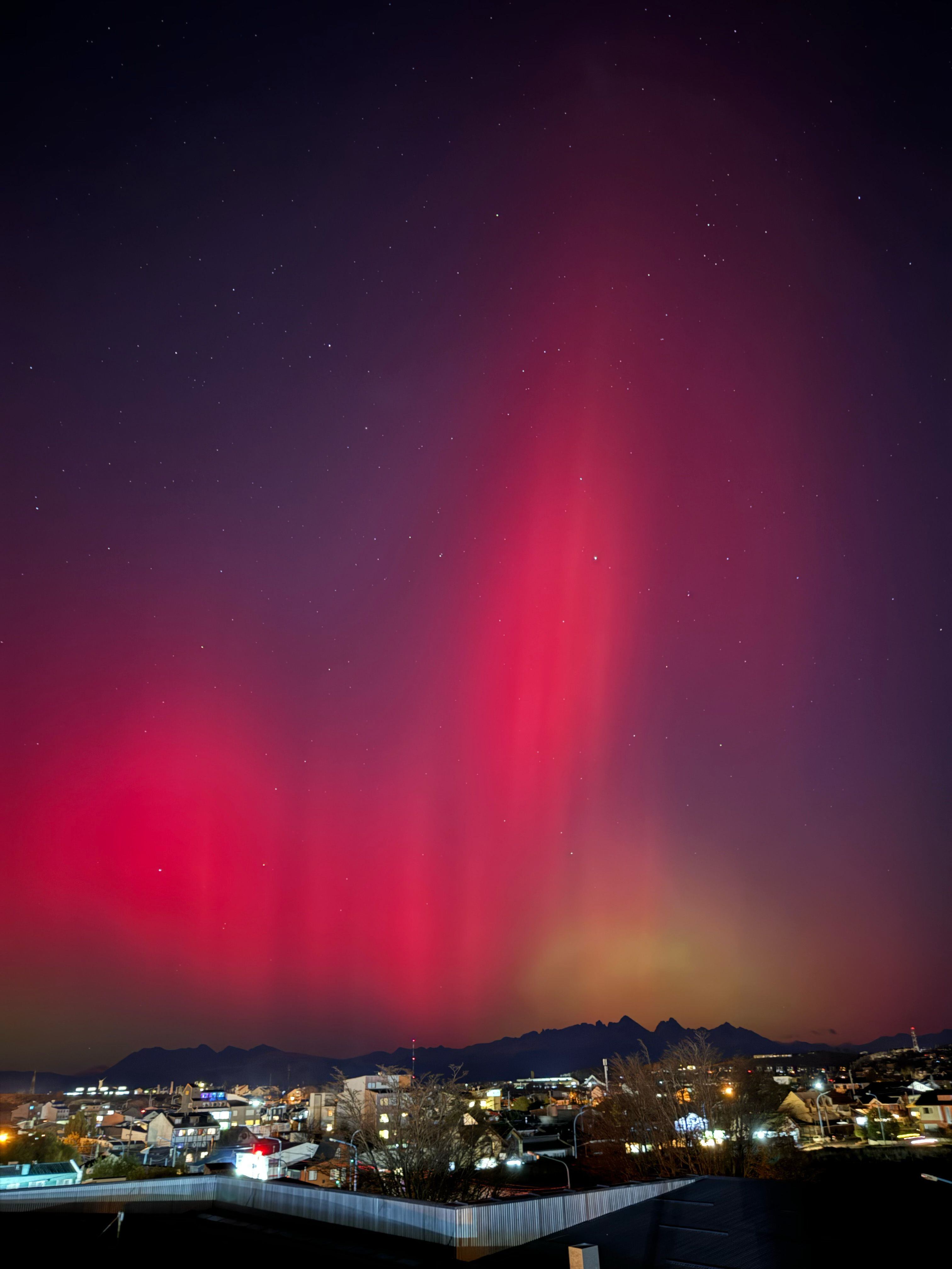 La tormenta solar provocó auroras sobre Ushuaia y las bases antárticas.
