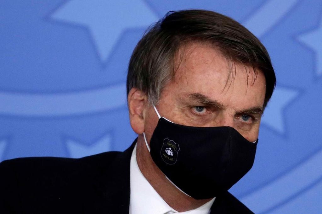 Según expertos, la postura de Bolsonaro sobre el coronavirus puso a Brasil en un grave riesgo sanitario. / Foto: AP