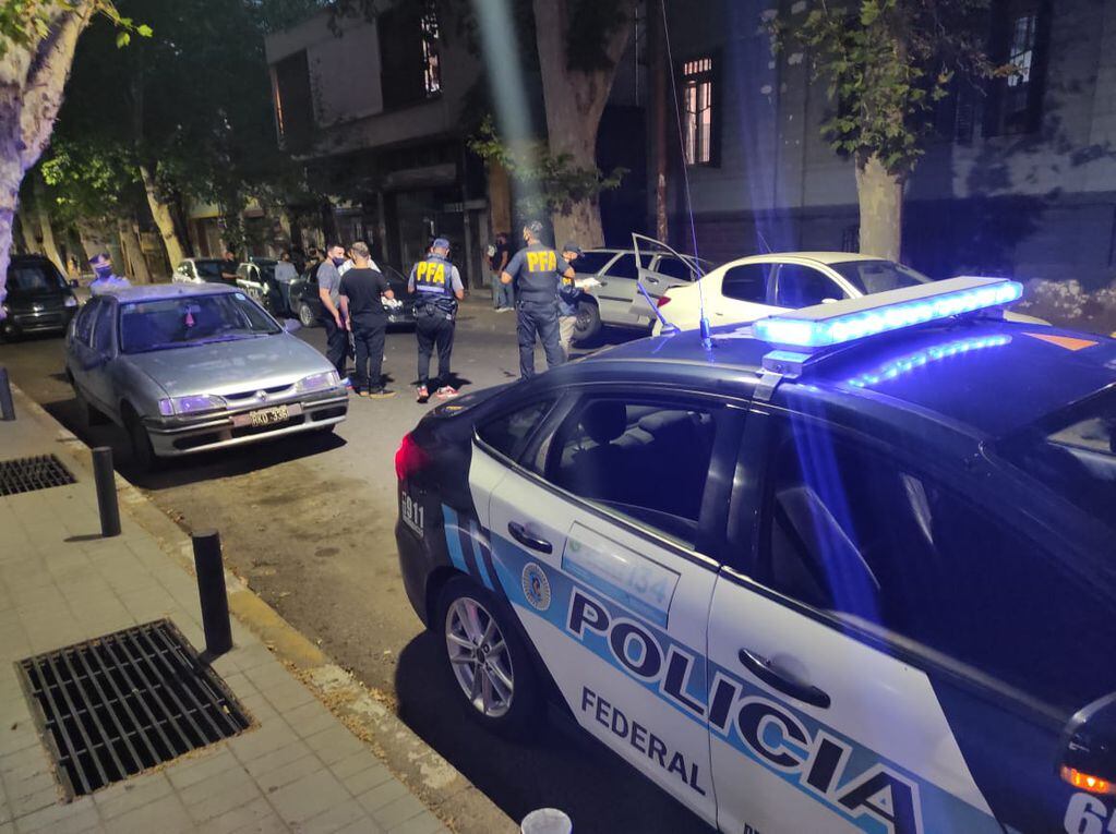 Supuesto asaltante abatido por la Policía Federal en el centro de Mendoza. 