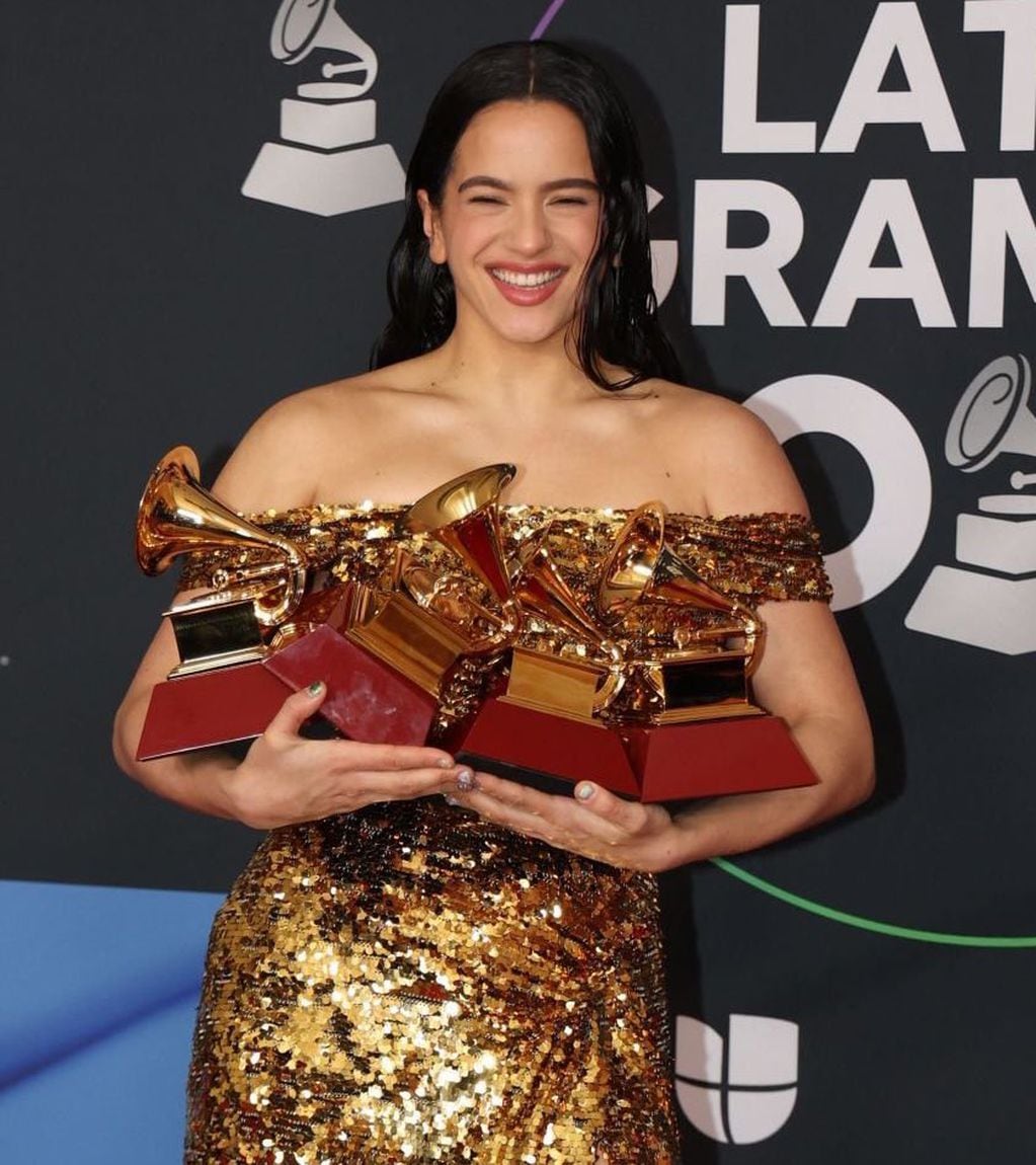 Rosalía hizo historia en los Latin Grammy 2022: “Motomami” ganó la categoría álbum del año