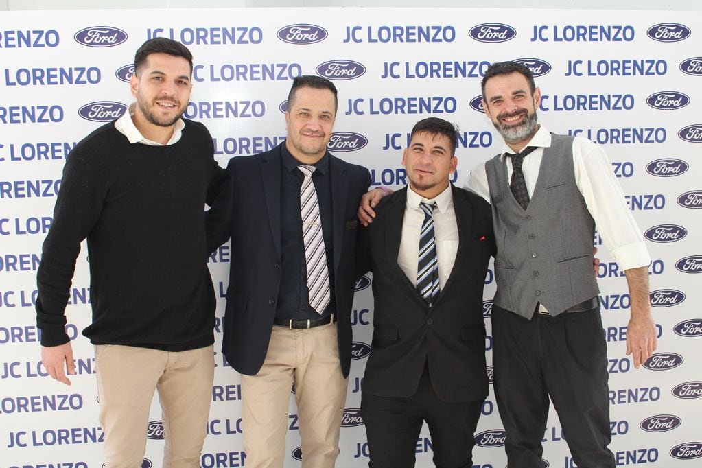 Presentación de FORD RANGER en J.C. Lorenzo.
Felipe Gamboa, Mario Balls, Leandro Ortiz y Lucas Cocuzza.