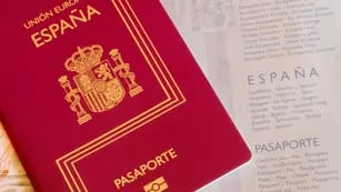 Cómo es la “ley de nietos” que beneficiará a los argentinos que quieran emigrar a España
