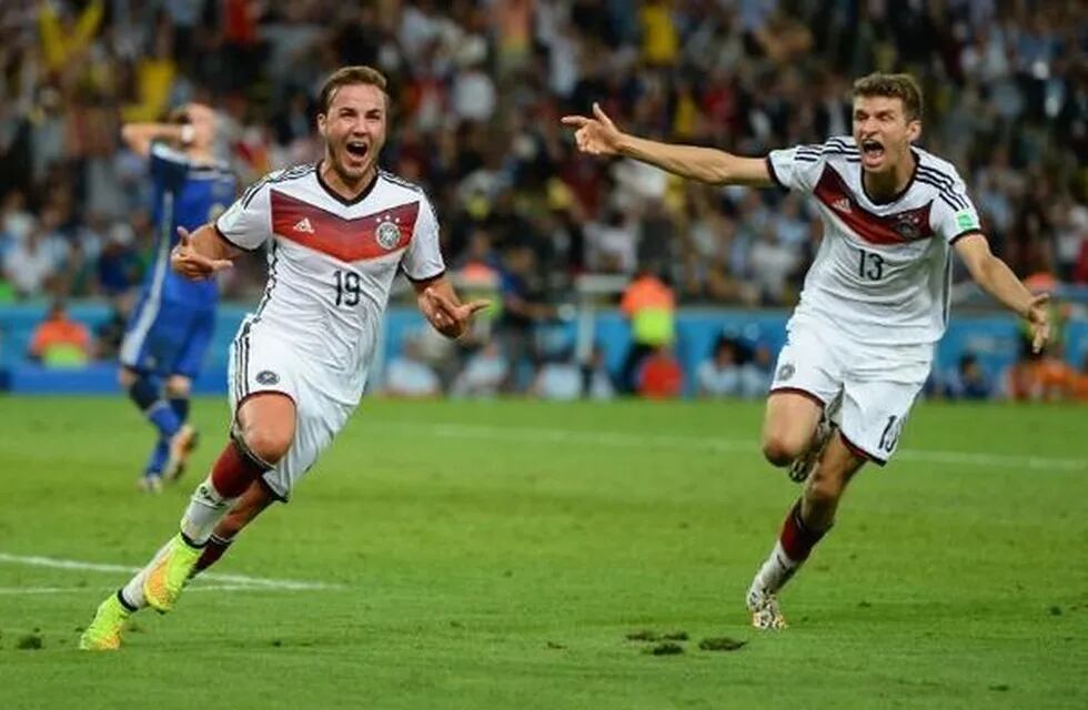 Por las redes sociales, el alemán Mario Gotze felicitó a Messi y a Argentina.
