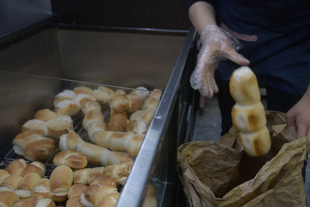 El precio de la harina "no tiene techo" y el pan aumentará de precio en Mendoza