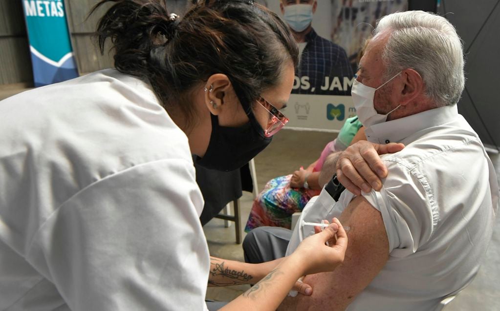 Vacunación contra el Covid-19 en Mendoza - Foto: 