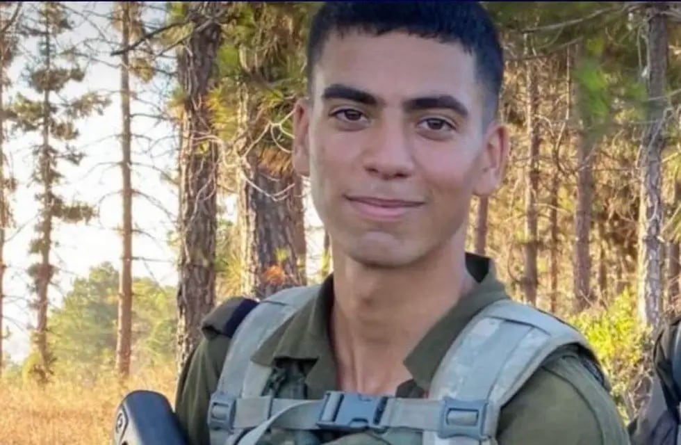 El sargento Adir Tahar, de 19 años.
Bendita sea su memoria.