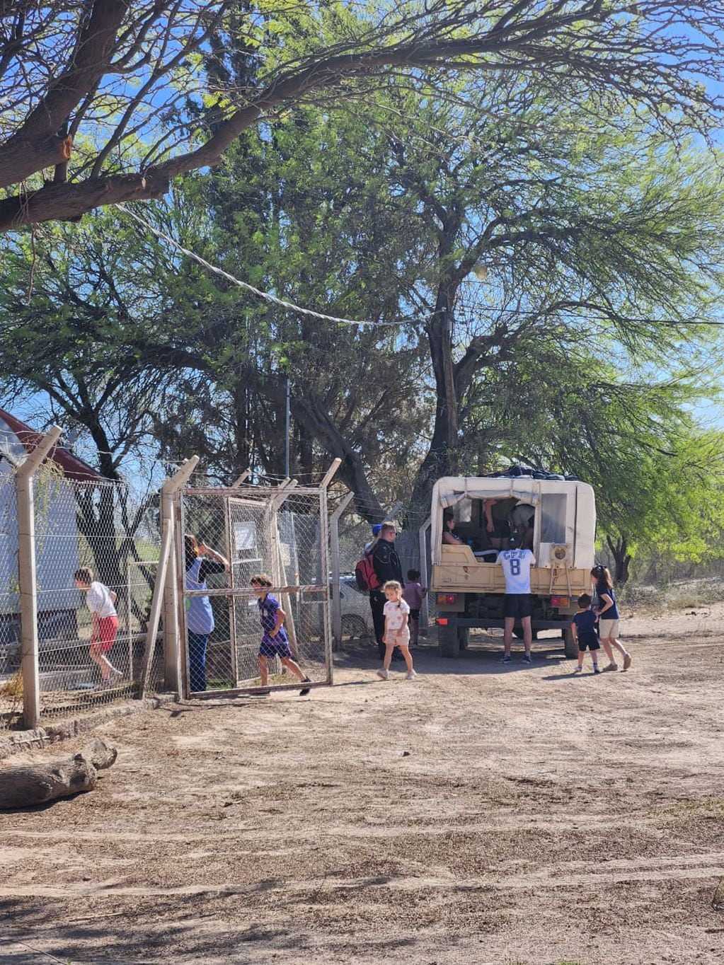 El camión de vivencias argentinas llega a una escuela